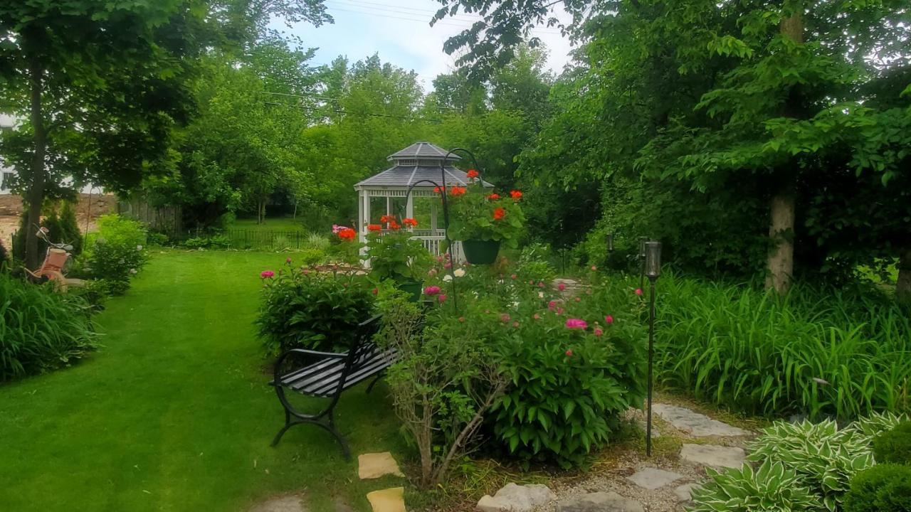 Lilly Pad Hotel Cedarburg Luaran gambar