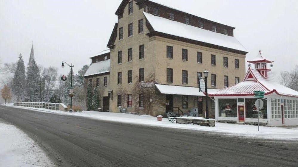 Lilly Pad Hotel Cedarburg Luaran gambar
